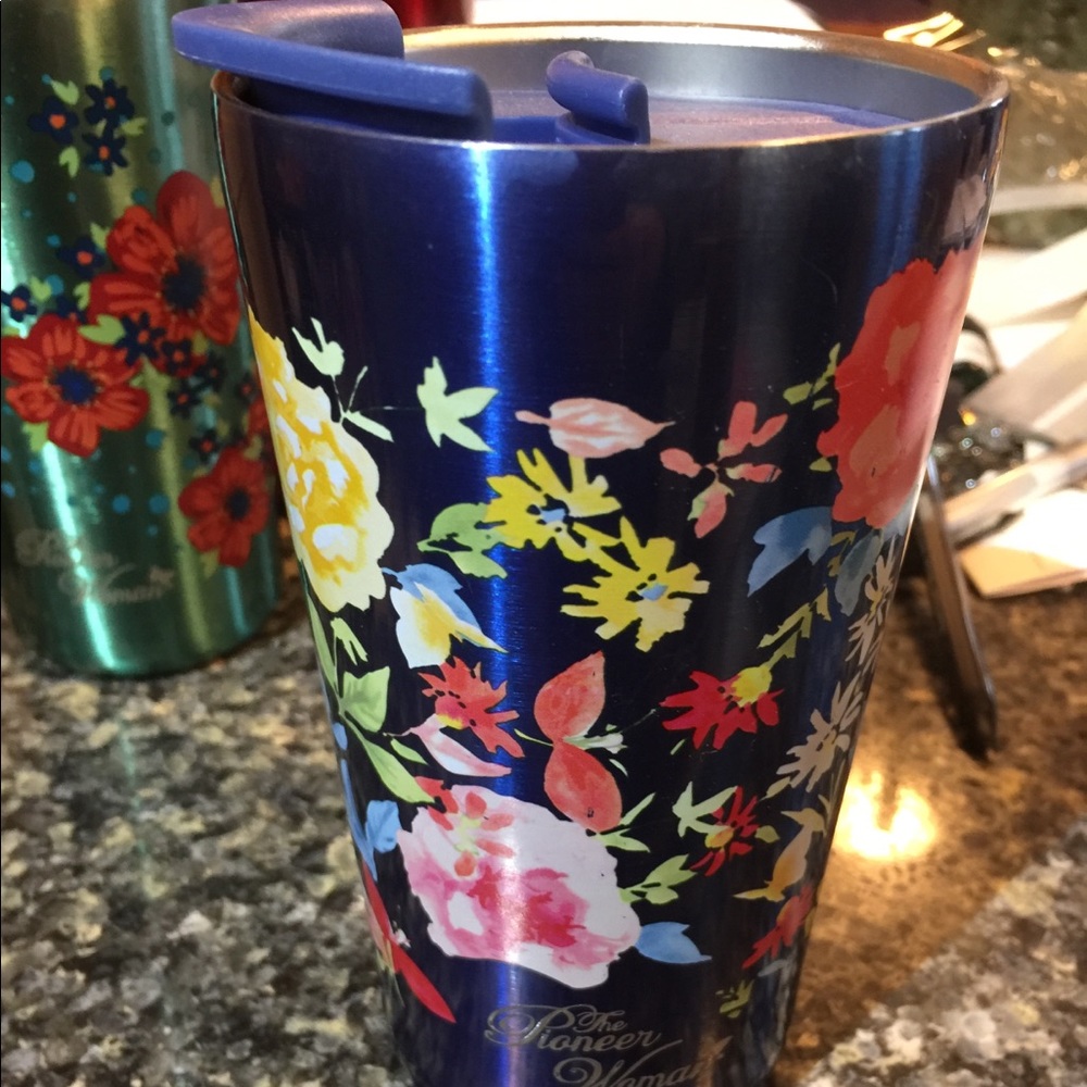 Beautiful pioneer woman stainless mug